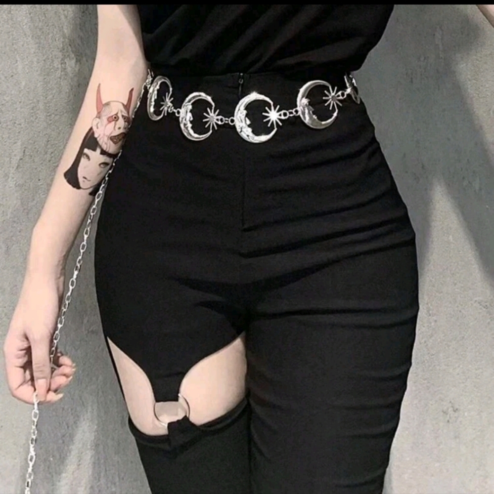 Celestial Silver Chain Belt - Picture 2 of 13